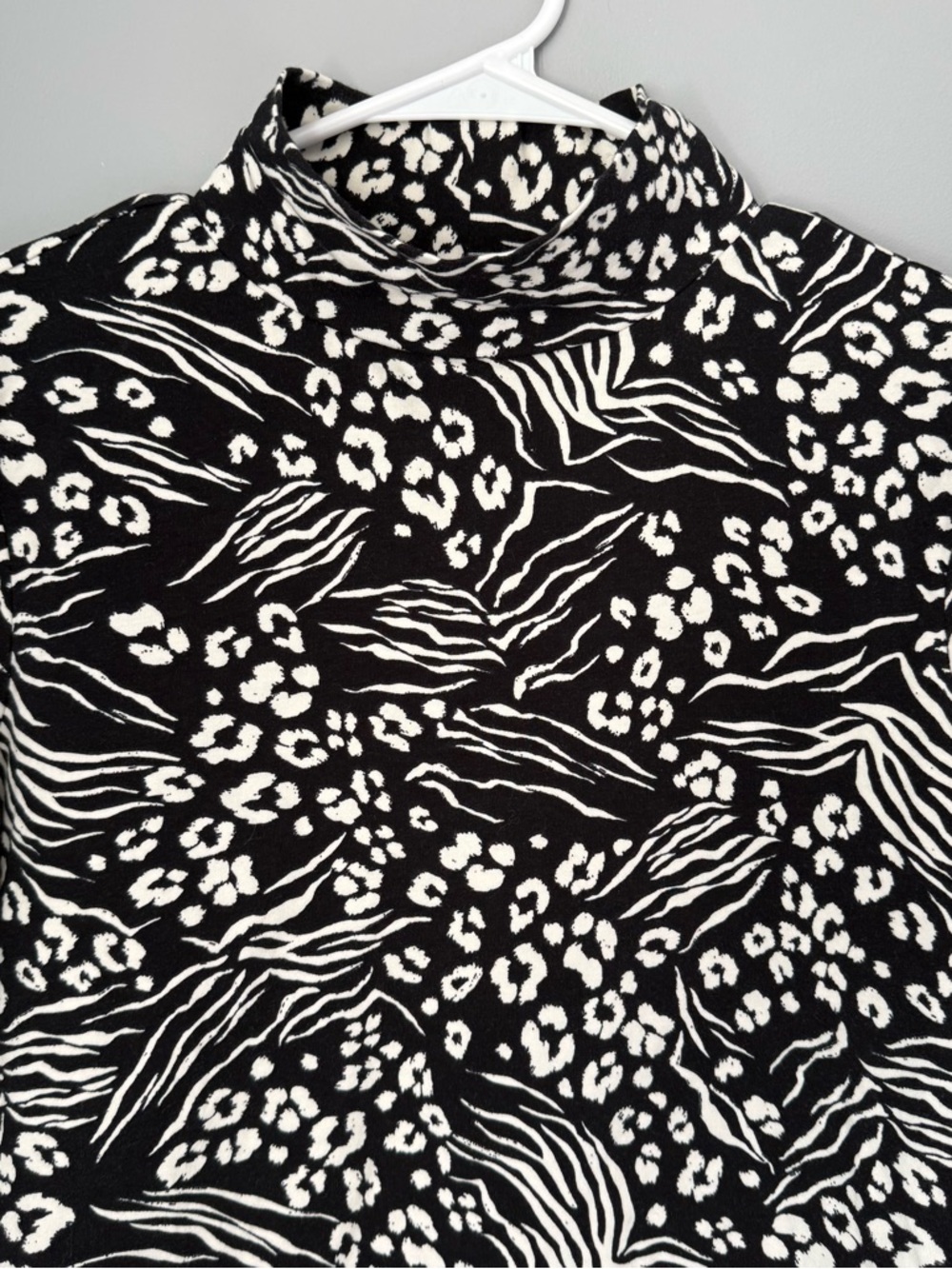 Anthropologie Adventurer Black and White Floral Mock Neck Top - Picture 3 of 7